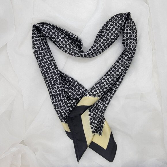 ✨✨✨Silky Square Scarf Bandana Black Beige Geometric Chain Print Wrap Shawl Hijab - Picture 2 of 5